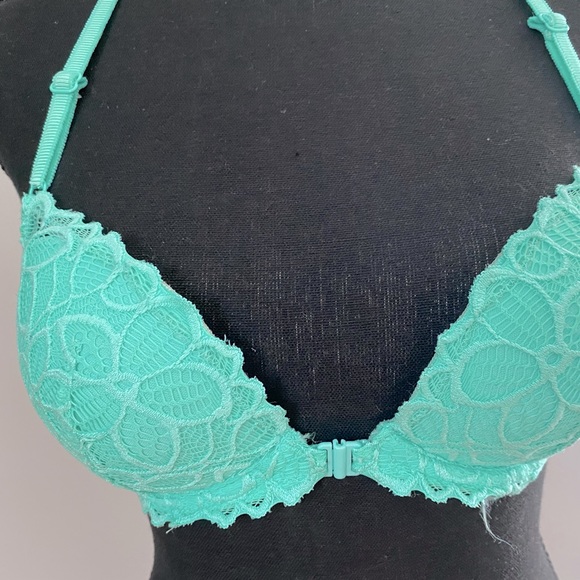 PINK Pretty Lace Push-Up Bra - Picture 2 of 6